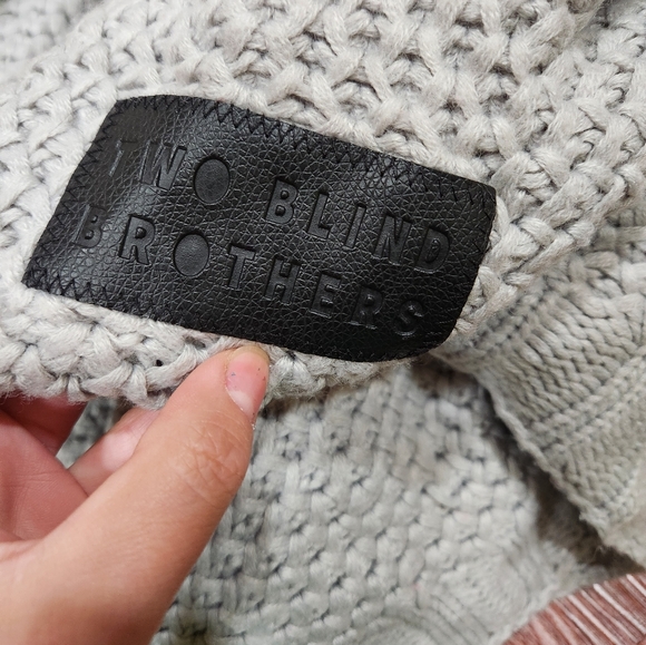 Two Blind Brothers Crochet Blanket - Picture 7 of 7